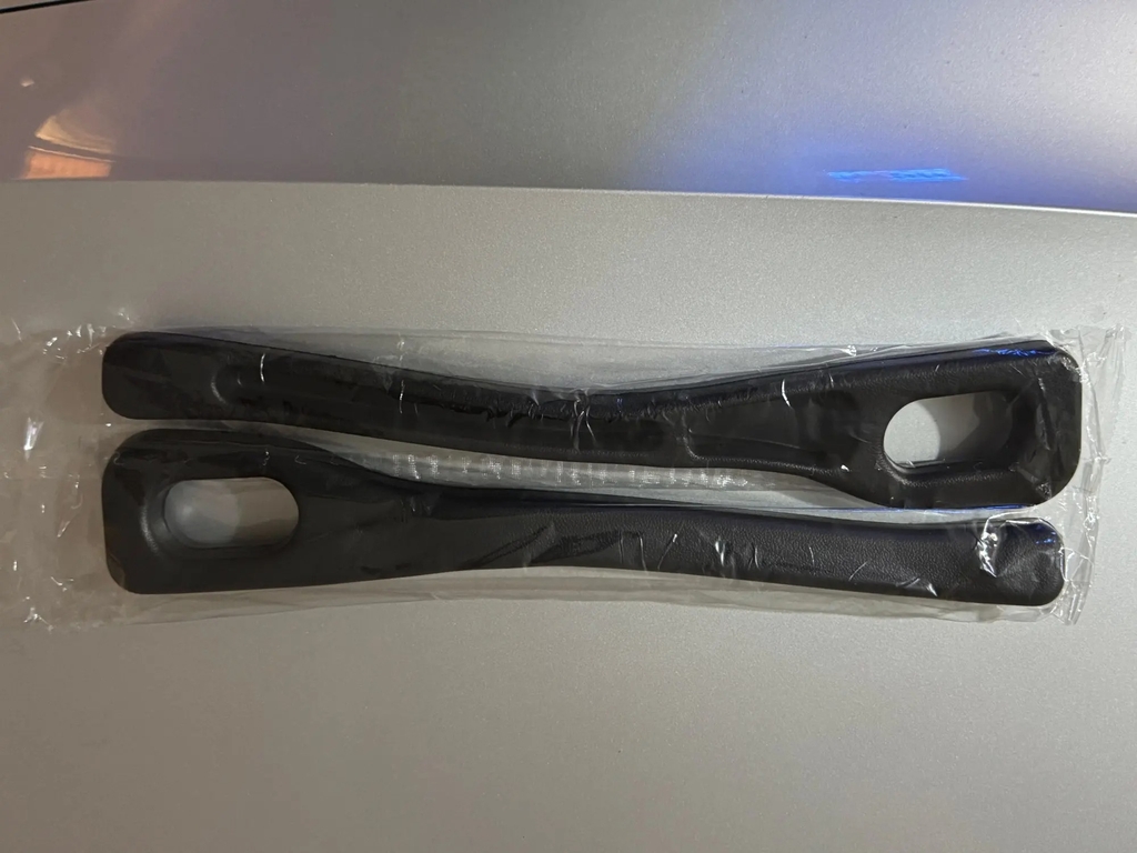 🔥Last Day 50% OFF🔥Universal Car Seat Gap Filler Strip – Anti-Drop Pad with Seatbelt Slot